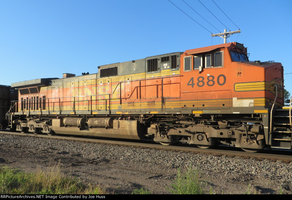 BNSF 4880